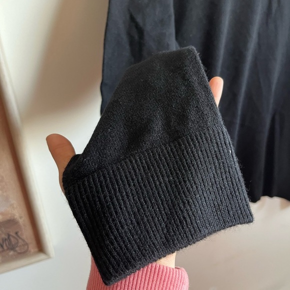 NWT Everlane The Classic Crew in Cashmere Black - Medium - 100% Cashmere - Picture 8 of 12